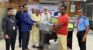 শীতার্তদের মধ্যে এনসিসি ব্যাংক চৌহাট্টা শাখার শীতবস্ত্র বিতরণ