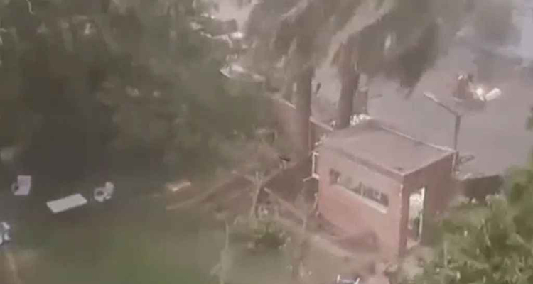 পাকিস্তানে তুমুল ঝড়-বৃষ্টিতে ১৩ জনের মৃত্যু