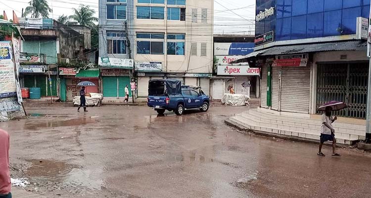 যৌথবাহিনীর অভিযান আটক ১৩, জনশুন্য নবীগঞ্জ শহর