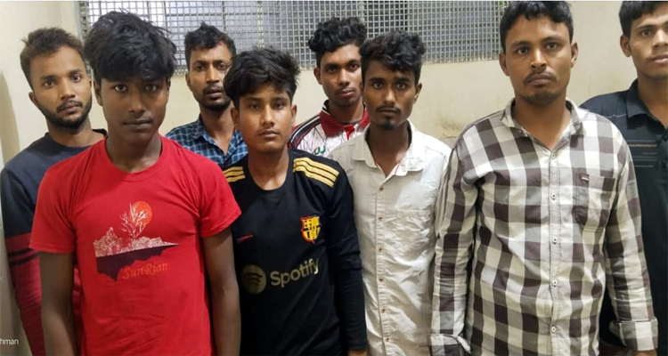 বাংলাদেশী ৮ নাগরিককে হস্তান্তর করল বিএসএফ