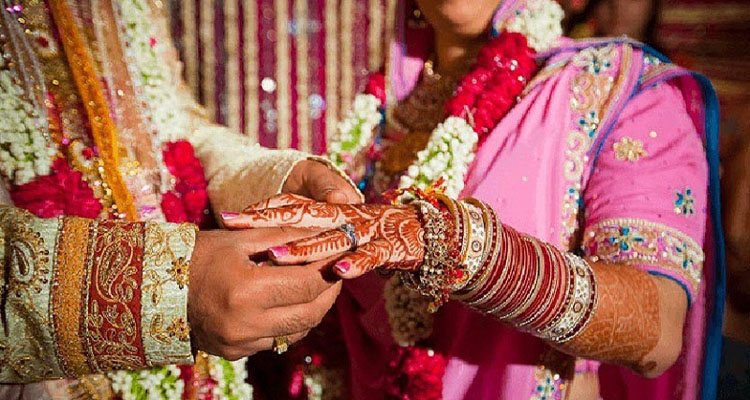 বিয়ে ও সন্তান গ্রহণে আগ্রহ কমছে তরুণদের