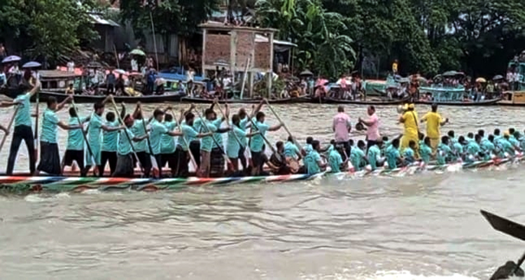শিশির মনির উদ্যোগে নৌকা বাইস প্রতিযোগিতা অনুষ্ঠিত