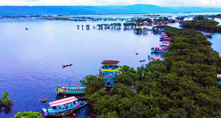 হাওর, নদী ও পাহাড় মিলে নজর কাড়ছে সুনামগঞ্জে