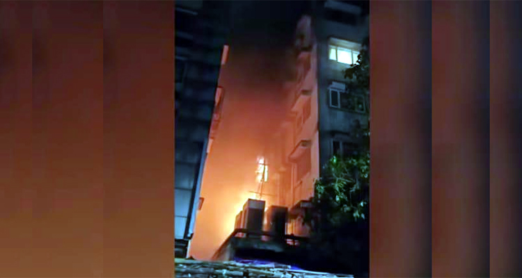 সিলেটরে পীর মহল্লায় বাসায় দুর্বৃত্তদের অগ্নিসংযোগ