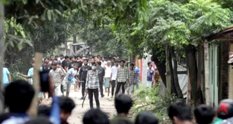 রণক্ষেত্র চট্টগ্রাম বিশ্ববিদ্যালয়, প্রক্টরসহ আহত ২০