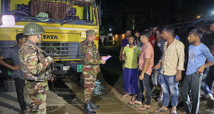 সাদাপাথরে যৌথবাহিনীর অভিযানে ১২ হাজার ঘনফুট পাথর উদ্ধার