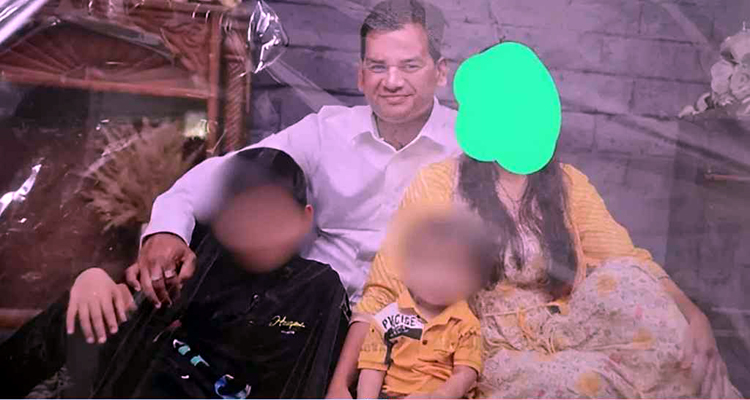 স্ত্রীর পরকীয়ার জেরে সন্তানদের বিষ খাইয়ে আত্মহত্যা