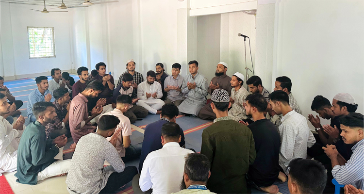 খালেদা জিয়ার জন্মদিনে এমসি কলেজ ছাত্রদলের দোয়া মাহফিল