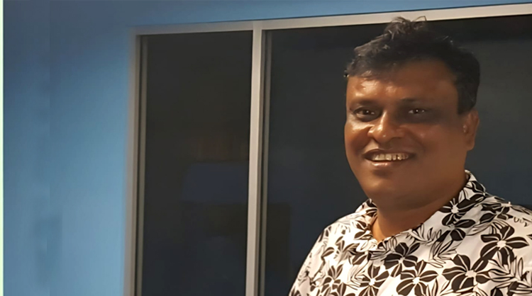 আলো ছড়ানো একটি নক্ষত্রের পতন