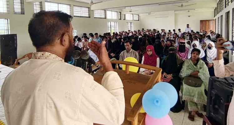 আগামীর সুন্দর বাংলাদেশ গড়তে ছাত্রদের অগ্রণী ভূমিকা রাখতে হবে