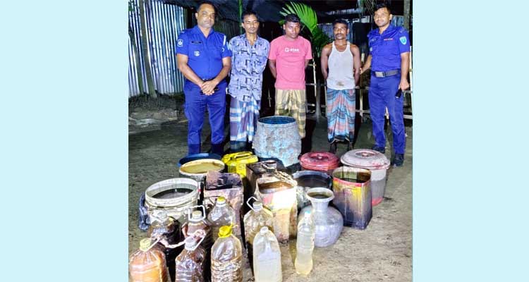 নবীগঞ্জে বিপুল পরিমাণ দেশীয় মদসহ গ্রেফতার ৩
