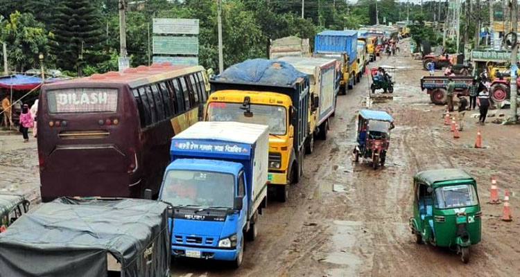 ঢাকা-সিলেট সড়কে কাজের অগ্রগতি ১৬ শতাংশ, যাতায়াতে দুর্ভোগ