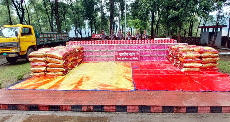 সিলেট সীমান্তে সোয়া ৩ কোটি টাকার চোরাই পণ্য উদ্ধার
