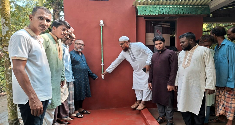 বিশ্বনাথের রামপাশায় সিডস অব সাদাকার গভীর নলকূপ স্থাপন