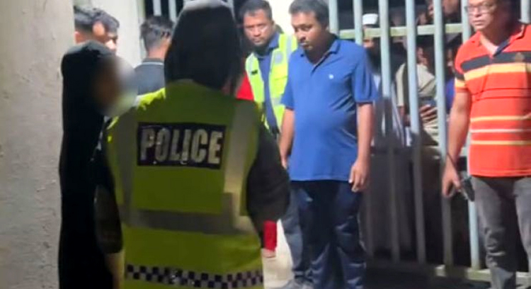 কোম্পানীগঞ্জে বাস থেকে নারী আটক