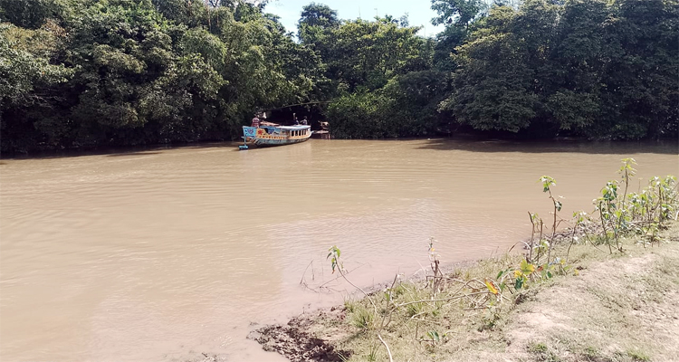 একটি ব্রীজের আসায় পঞ্চাশ বছর পার করছেন উপজেলাবাসী