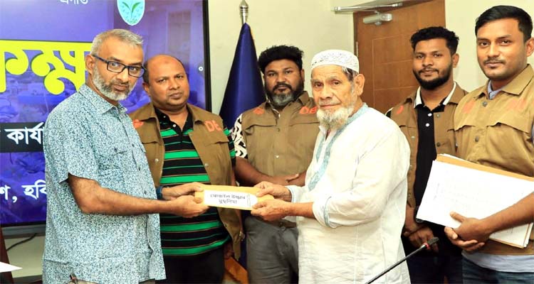 সাইবার ক্রাইমের তৎপরতায় প্রতারণার টাকা ও ১৪টি মোবাইল উদ্ধার