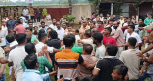 অদৈত্ব জন্মধাম কেন্দ্রীয় কমিটির গঠন নিয়ে দু’পক্ষের হাতাহাতি, কমিটি গঠন স্থগিত