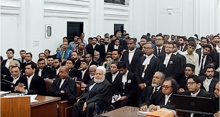 শেখ হাসিনার মামলায় ট্রাইব্যুনালে রায় পড়া চলছে