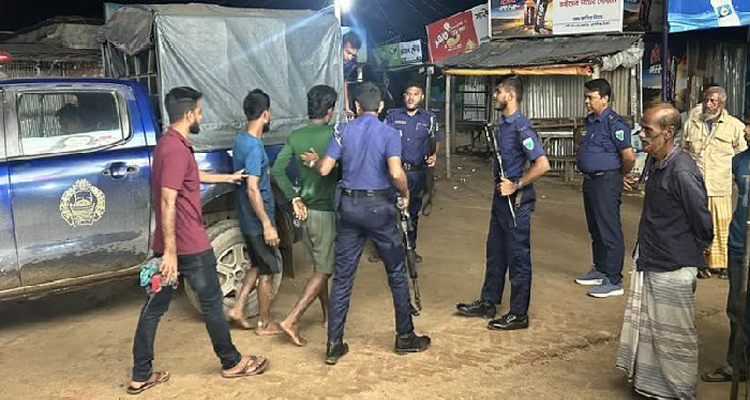 কোম্পানীগঞ্জে বালু-পাথর উত্তোলন: ১২ নৌকা জব্দ, আটক ১২