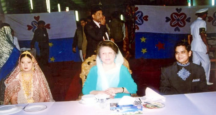 <span style='color:#ff0000;font-size:18px;'>মুশফিকুল ফজল আনসারী</span> <br/> খালেদা জিয়া শুধু নেত্রীই নন, জীবনের গতিপথ বদলে দেওয়া এক অনুপ্রেরণা