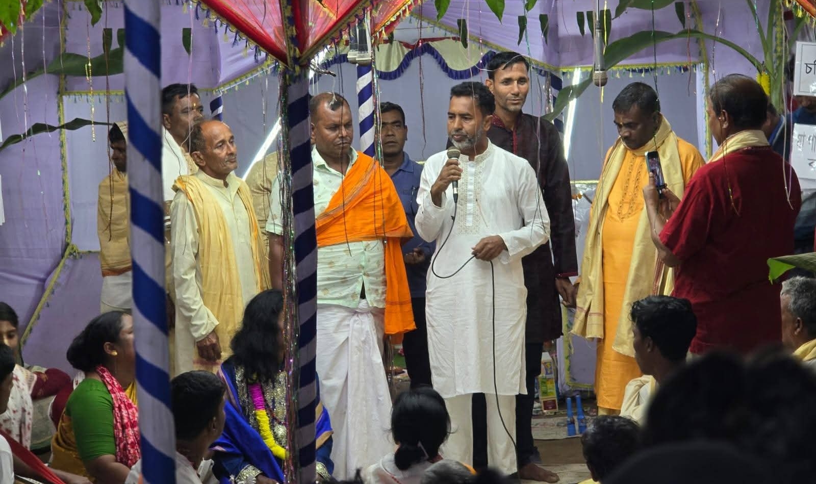 আমরা ধর্মীয় সাম্প্রদায়িকতা করে বিভক্তির রাজনীতি করব না: আনিসুল হক