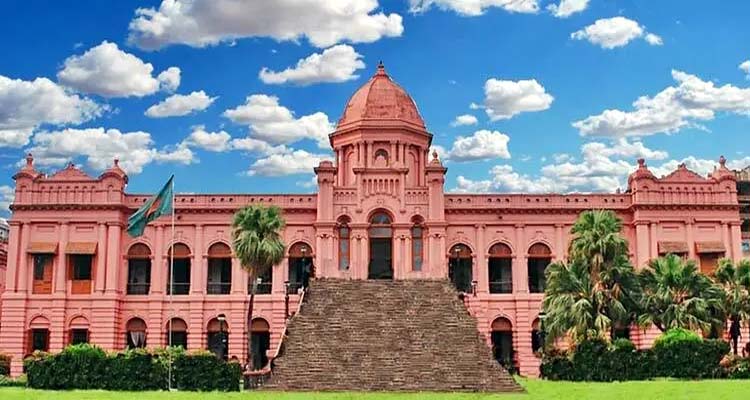 আহসান মঞ্জিলে নীরব সাম্রাজ্যের উত্থান-পতন