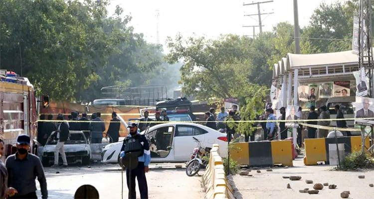 ইসলামাবাদে আদালত চত্বরে ভয়াবহ বিস্ফোরণ, নিহত ১২