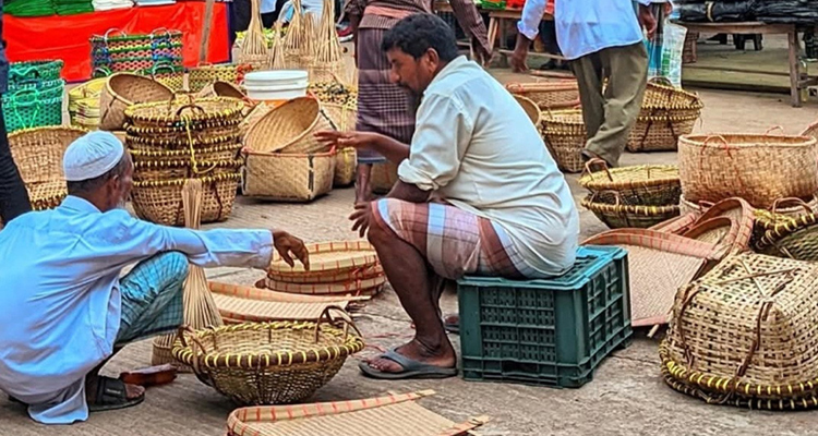 হারিয়ে যাচ্ছে ঐতিহ্যবাহী হাট-বাজার