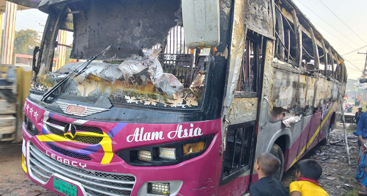 ঢাকা ও ময়মনসিংহে বাসে আগুন পুড়ে মারা গেলেন ঘুমন্ত চালক