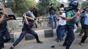 অনির্দিষ্টকালের জন্য পাঠদান বন্ধের ঘোষণা শিক্ষকদের