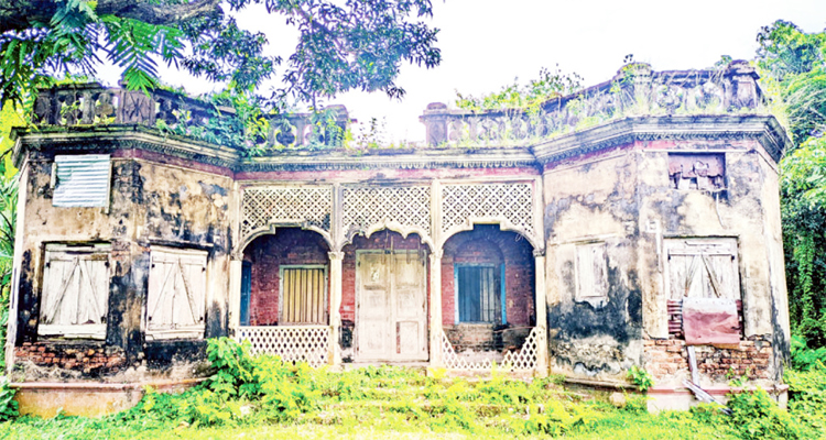 এককালের সাংস্কৃতিক কেন্দ্র এখন ধ্বংসস্তূপ