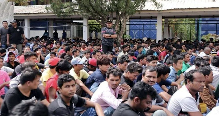 মালয়েশিয়ায় বাংলাদেশীসহ ৯০ হাজার অবৈধ অভিবাসী আটক