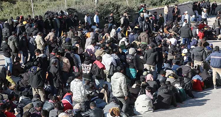 গ্রিসে নৌকা থেকে বাংলাদেশিসহ ৫ শতাধিক আশ্রয়প্রার্থী উদ্ধার