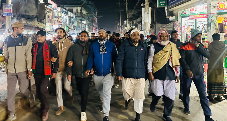 ওসমান হাদির ওপর হামলার প্রতিবাদে বড়লেখায় বিক্ষোভ মিছিল