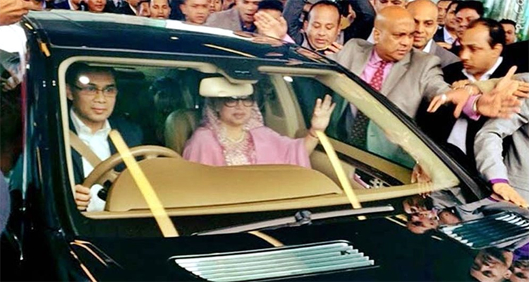 একা হয়ে গেলেন তারেক রহমান