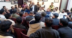 স্বেচ্ছাসেবক দলের সাথে এমপি পদপ্রার্থী আরিফুল হকের মতবিনিময়