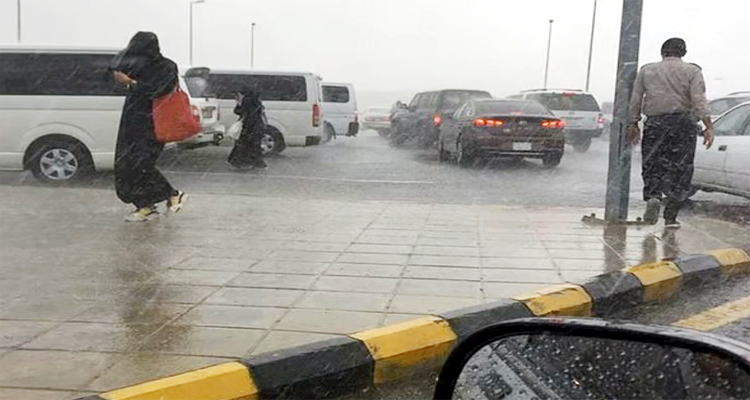 সৌদিতে প্রবল ঝড়-বৃষ্টি বন্যার শঙ্কা