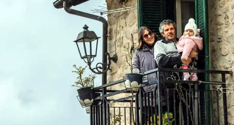 ত্রিশ বছর পর ইতালির যে গ্রামে শিশু জন্মালো