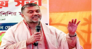 ধর্মীয় অনুভূতিতে আঘাতের অভিযোগে শিশির মনিরের বিরুদ্ধে মামলা