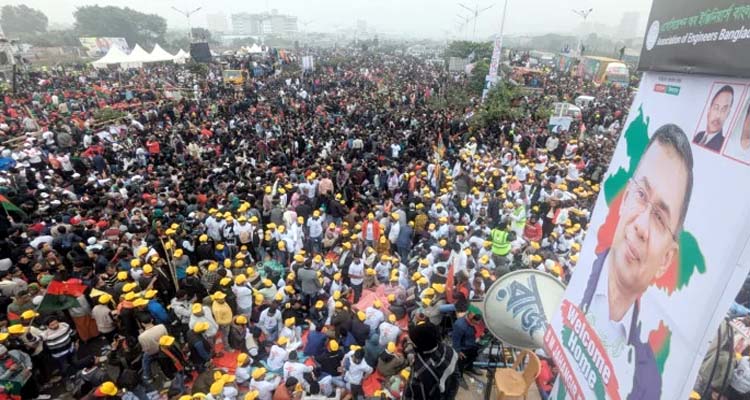 তারেক রহমানের গণসংবর্ধনাস্থলে নেতাকর্মীদের ঢল
