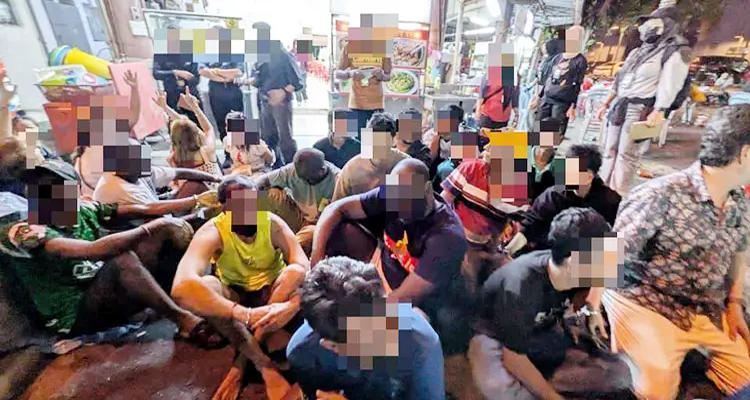 মালেশিয়ায় বাংলাদেশিসহ ৯০ অবৈধ অভিবাসী আটক