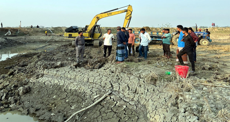 নবীগঞ্জে কৃষি জমি থেকে মাটি কাটায় জরিমানা 