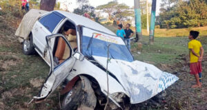 শান্তিগঞ্জে নিয়ন্ত্রণ হারিয়ে প্রাইভেট কার খালে, একজনের অবস্থা আশঙ্কাজনক