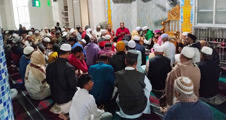 বেগম খালেদা জিয়ার আত্মার মাগফেরাত কামনায় যুবদল নেতার দোয়া মাহফিল