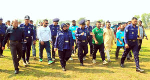 শায়েস্তাগঞ্জে তারেক রহমানের জনসভাস্থল পরিদর্শনে এসপি