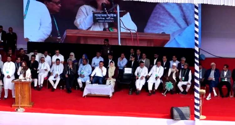 আলিয়া মাদরাসা মাঠে জনসভায় যোগ দিলেন তারেক রহমান