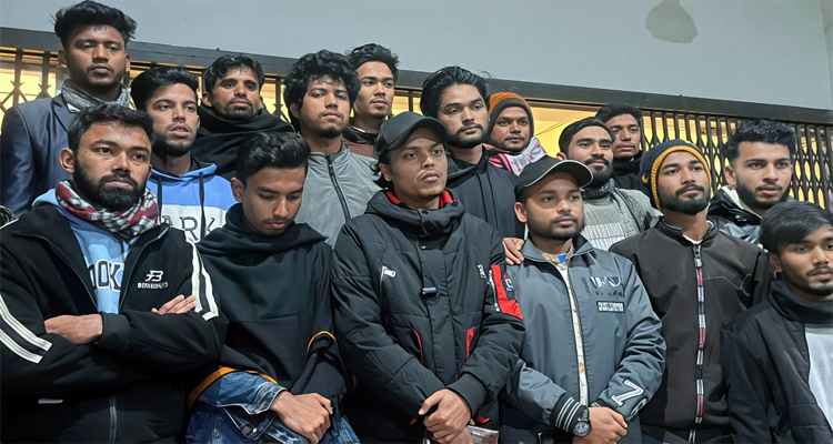 শায়েস্তাগঞ্জ থানায় দুঃখ প্রকাশ বৈষম্যবিরোধী নেতাকর্মীদের