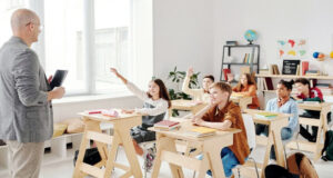 এআই ঢুকছে শ্রেণিকক্ষে