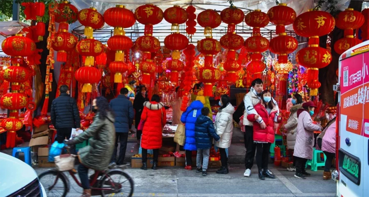 যে গ্রামে বিবাহবহির্ভূত সম্পর্ক ও গর্ভধারণ নিয়ে আইন জারি